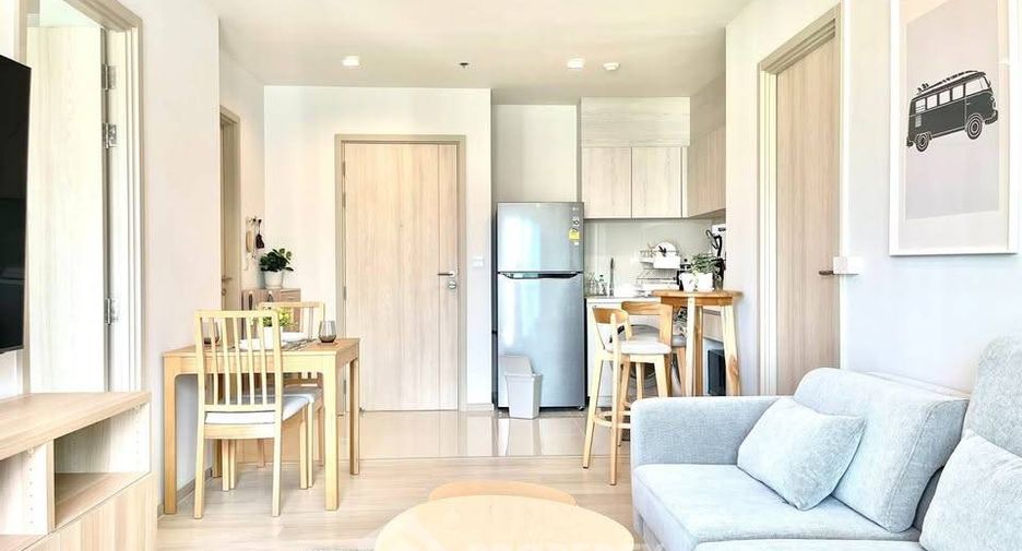 For rent 2 bedrooms condo in Pathum Wan, Bangkok