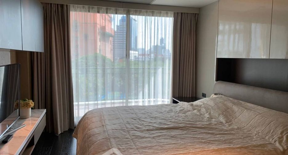 For rent 3 bedrooms condo in Khlong Toei, Bangkok