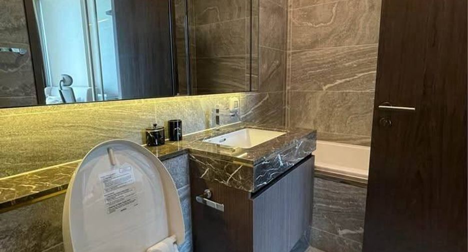 For rent 1 bed condo in Khlong Toei, Bangkok