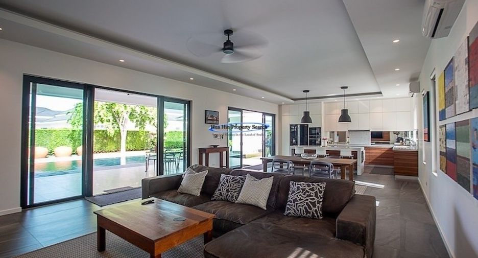 Продажа 4 спальни дом в Ча Ам, Пхетбури