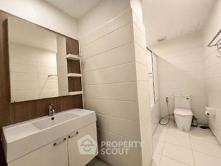 For rent 2 ベッドルーム condo in Khlong San, Bangkok