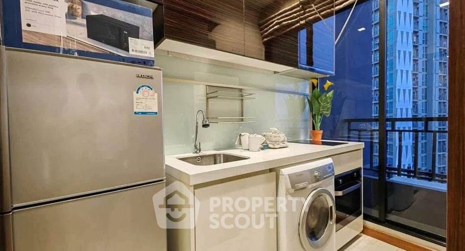 Condo en alquiler de 1 habitaciones en Huai Khwang, Bangkok