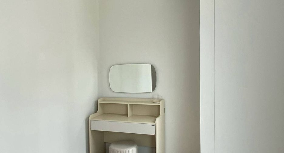 Casa en alquiler de 4 habitaciones en Din Daeng, Bangkok