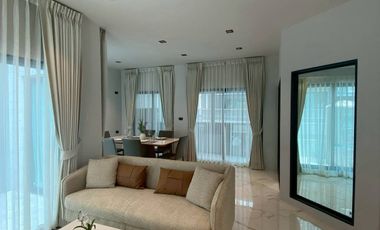 Casa en alquiler de 4 habitaciones en Din Daeng, Bangkok