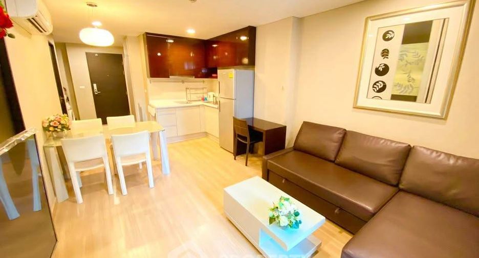 À louer 2 chambres condo à Pathum Wan, Bangkok