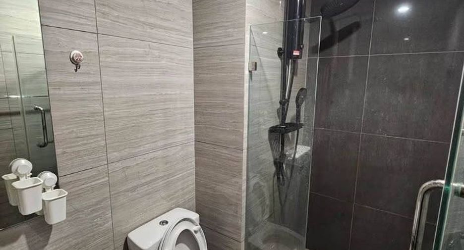 Condo en alquiler de 2 habitaciones en Bang Phlat, Bangkok
