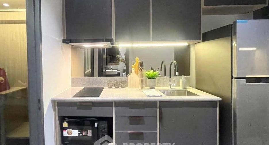 Condo en alquiler de 1 habitaciones en Bang Rak, Bangkok