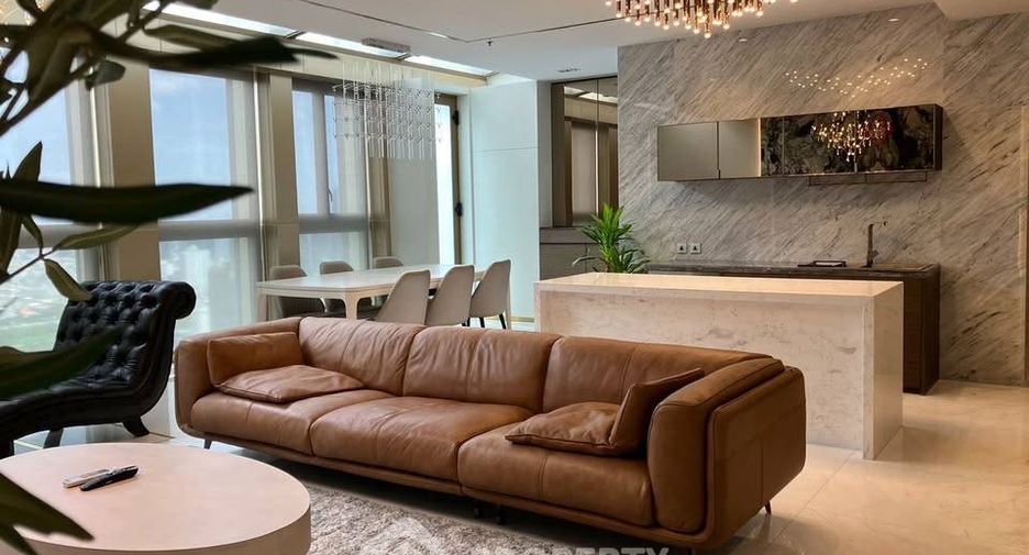 For rent 2 bedrooms condo in Pathum Wan, Bangkok