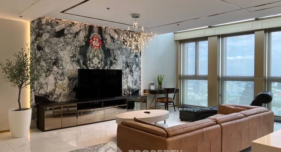 For rent 2 bedrooms condo in Pathum Wan, Bangkok
