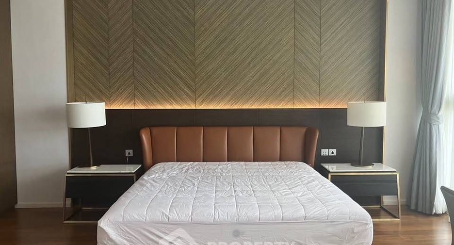 For rent 2 bedrooms condo in Pathum Wan, Bangkok
