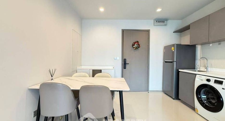 À louer 2 chambres condo à Huai Khwang, Bangkok