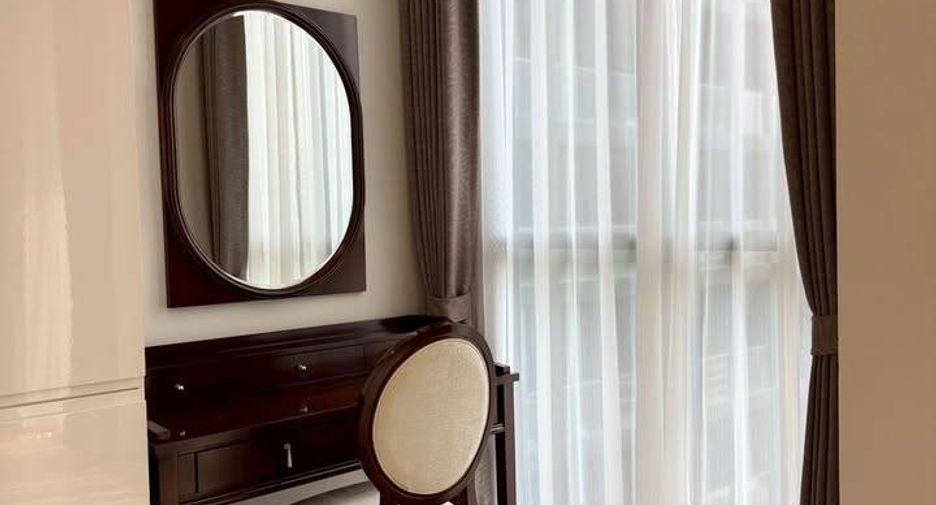 For rent 2 bedrooms condo in Pathum Wan, Bangkok