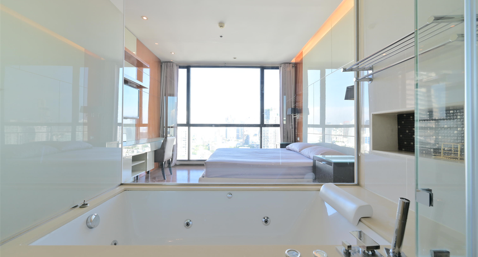 For rent 2 bedrooms condo in Khlong Toei, Bangkok