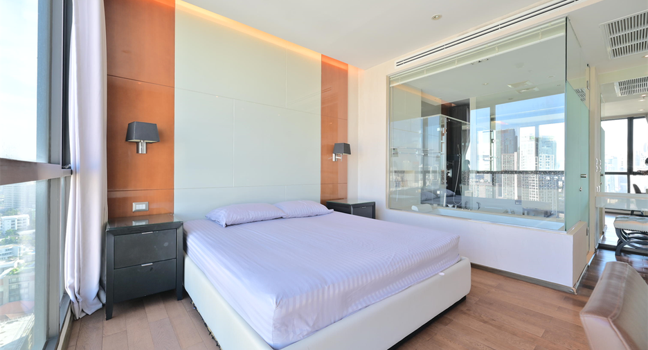 For rent 2 bedrooms condo in Khlong Toei, Bangkok