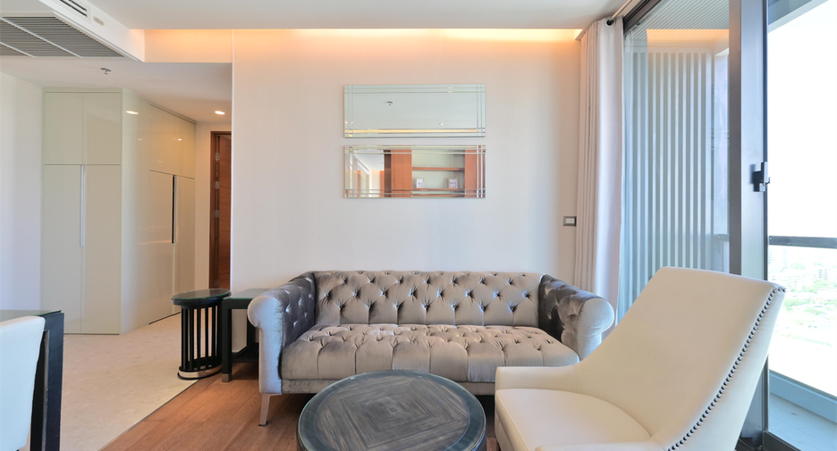For rent 2 bedrooms condo in Khlong Toei, Bangkok