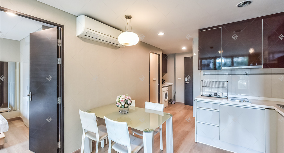 For rent 2 ベッドルーム condo in Pathum Wan, Bangkok