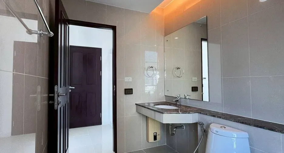ขาย 2 ห้องนอน คอนโด ใน วัฒนา, กรุงเทพฯ