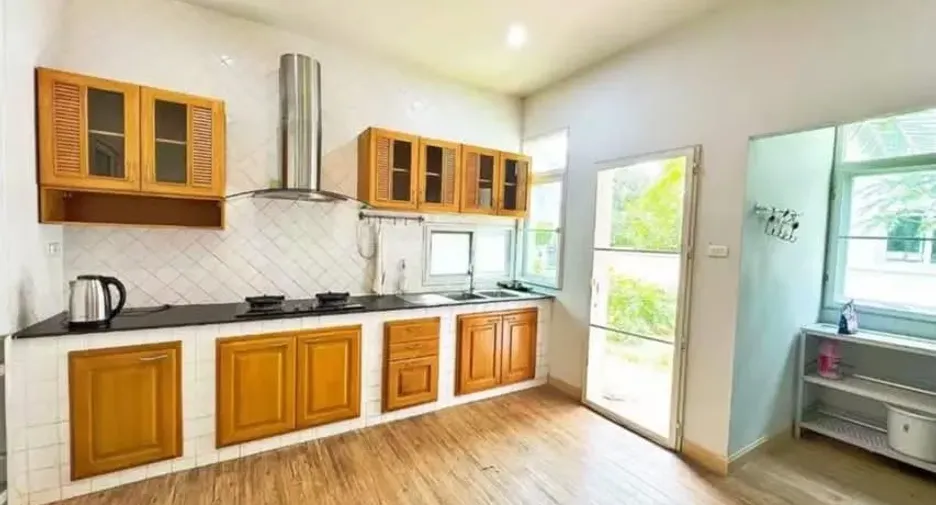 À vendre et à louer 4 chambres maison à Mueang Chiang Mai, Chiang Mai