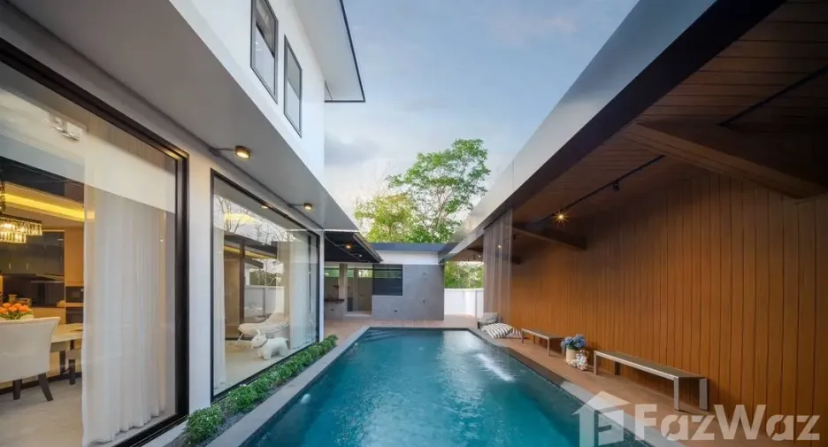 For rent 4 bedrooms villa in Mueang Chiang Mai, Chiang Mai