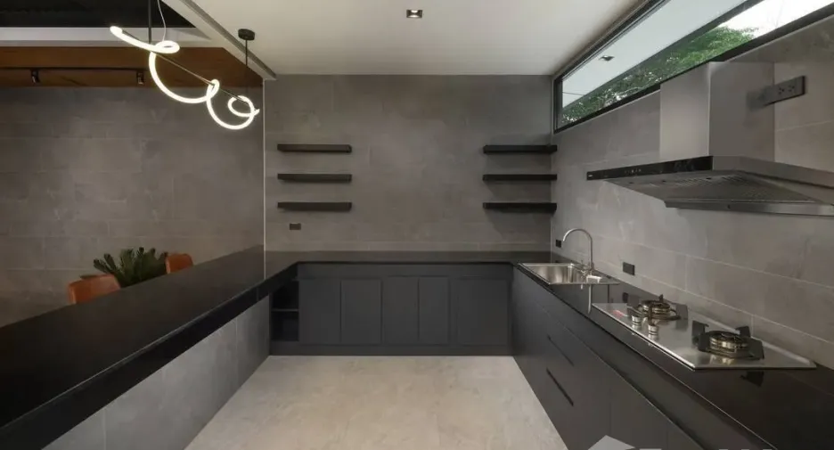 For rent 4 bedrooms villa in Mueang Chiang Mai, Chiang Mai