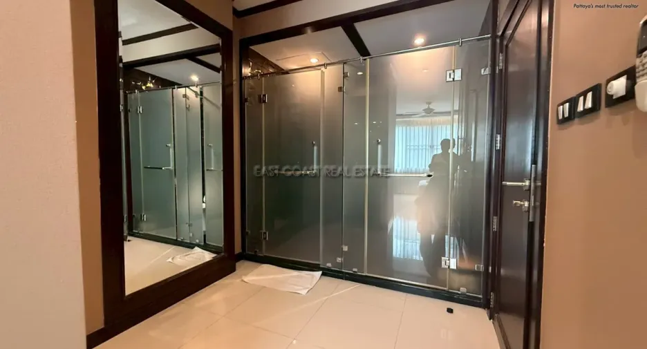 For rent 2 bedrooms condo in Bang Lamung, Chonburi