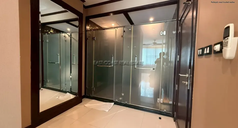 For rent 2 bedrooms condo in Bang Lamung, Chonburi