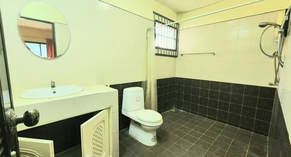 Haus zum Kauf mit 4 Zimmer in Mueang Khon Kaen, Khon Kaen