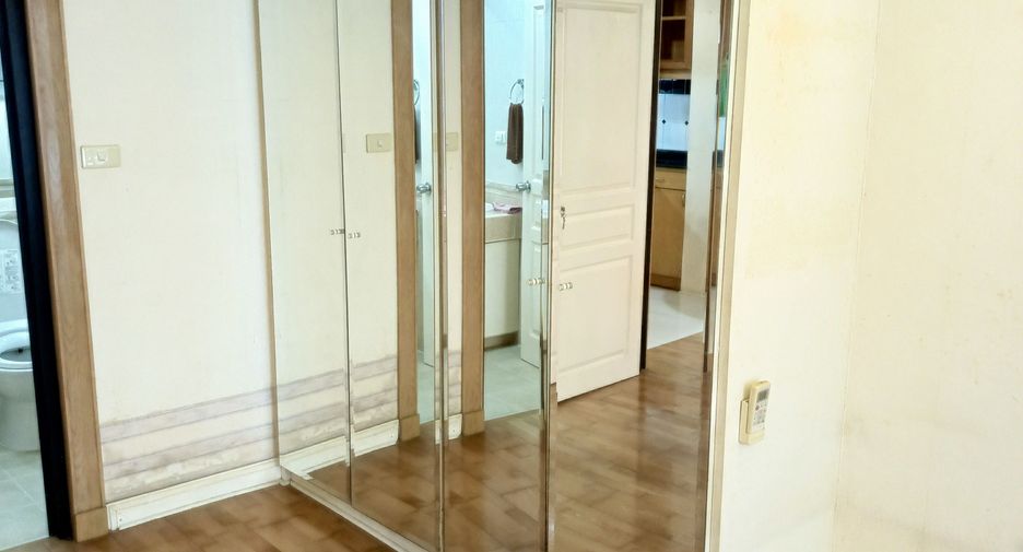 Продажа 1 кровать кондо в Сатхон, Бангкок