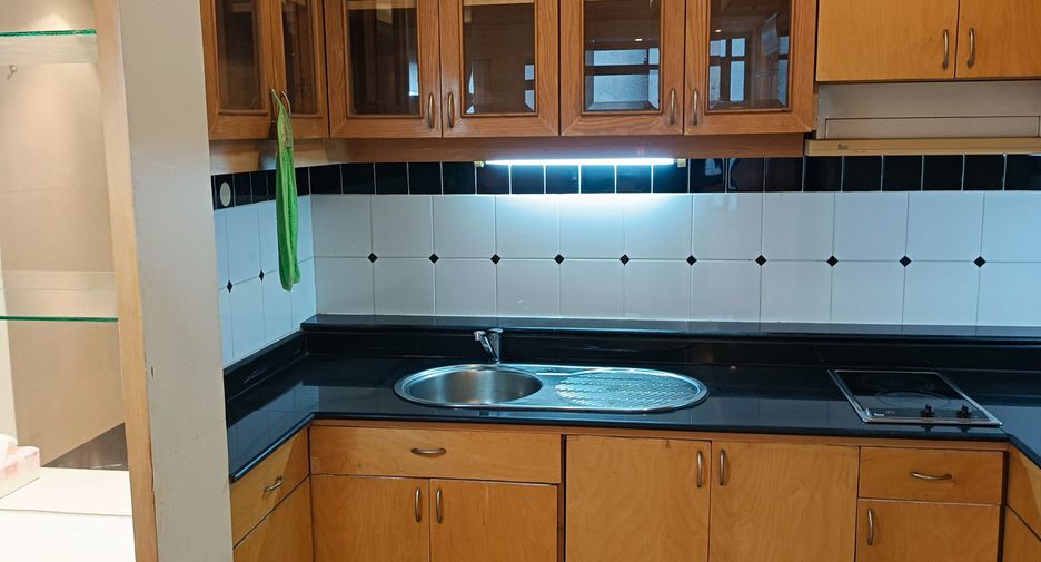 Продажа 1 кровать кондо в Сатхон, Бангкок