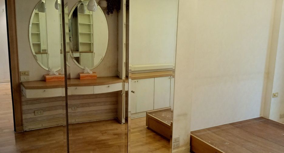 Продажа 1 кровать кондо в Сатхон, Бангкок