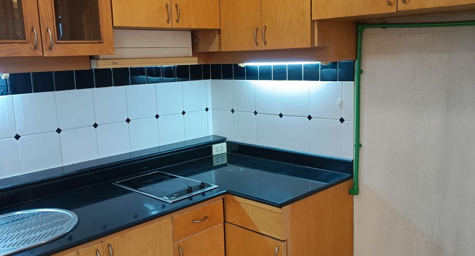 Продажа 1 кровать кондо в Сатхон, Бангкок