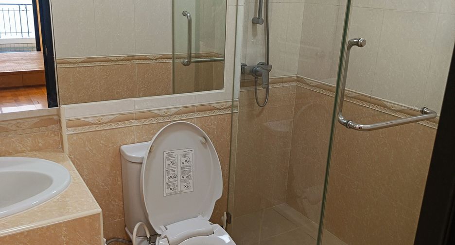 Продажа 1 кровать кондо в Сатхон, Бангкок