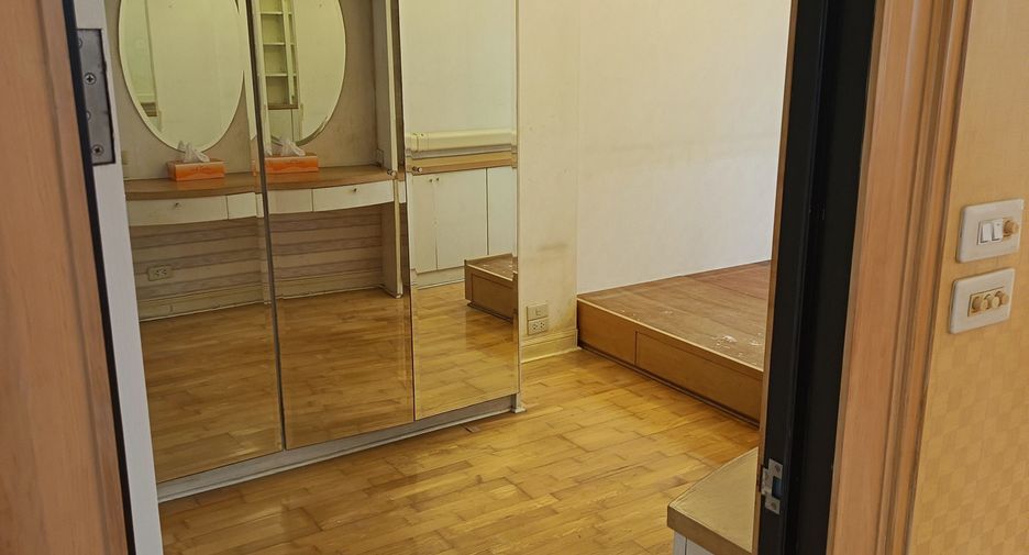 Продажа 1 кровать кондо в Сатхон, Бангкок