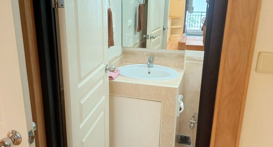 Продажа 1 кровать кондо в Сатхон, Бангкок