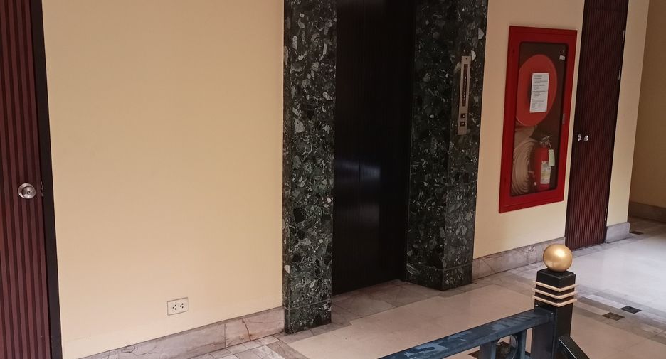 Продажа 1 кровать кондо в Сатхон, Бангкок