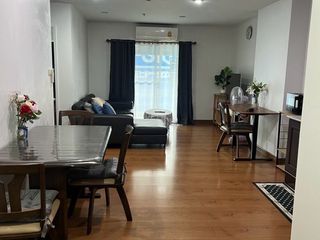 À louer 2 chambres condo à Phra Khanong, Bangkok