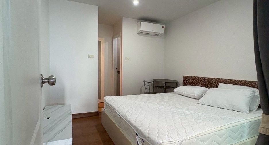 À louer 2 chambres condo à Phra Khanong, Bangkok
