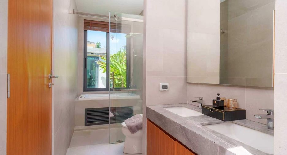 For rent 3 bedrooms villa in Mueang Phuket, Phuket