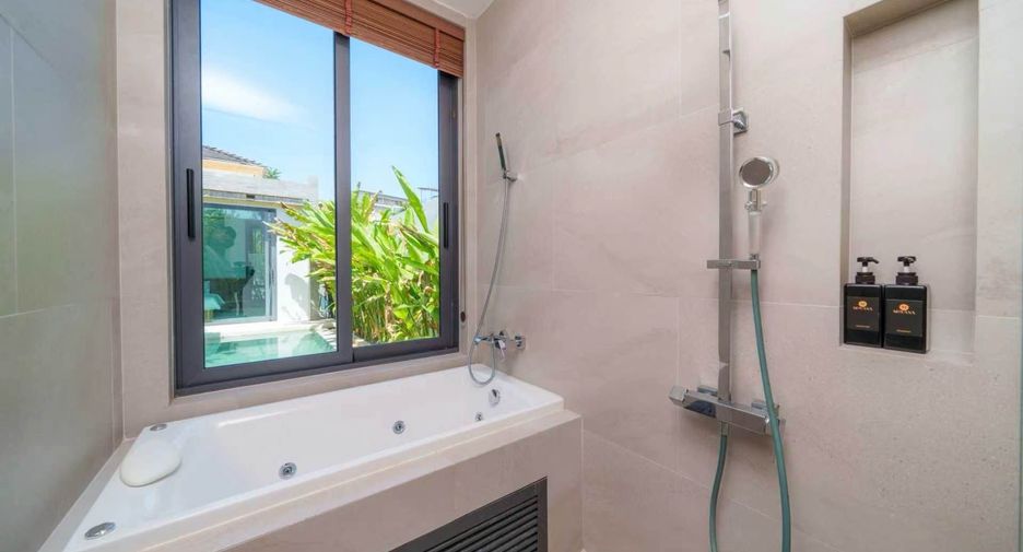 For rent 3 bedrooms villa in Mueang Phuket, Phuket
