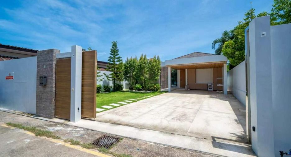 For rent 3 bedrooms villa in Mueang Phuket, Phuket