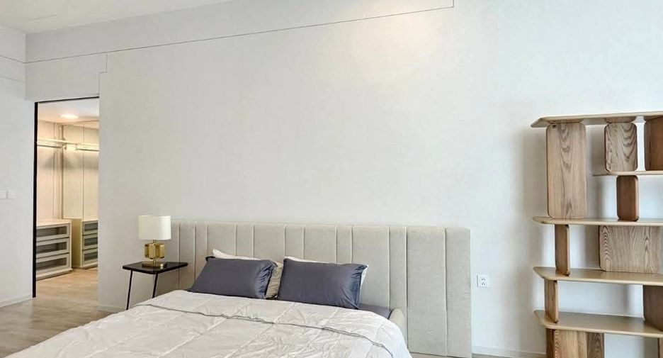 For rent and for sale 4 bedrooms house in Saphan Sung, Bangkok