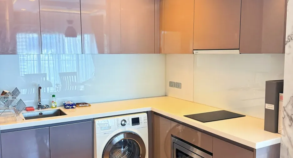 Condo en alquiler de 2 habitaciones en Khlong Toei, Bangkok