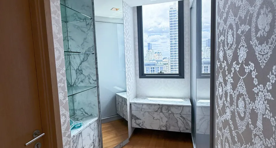 Condo en alquiler de 2 habitaciones en Khlong Toei, Bangkok