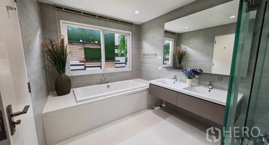 For rent そして for sale 4 ベッドルーム house in Bang Phli, Samut Prakan