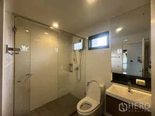 Haus zur Miete und zum Kauf mit 3 Zimmer in Lam Luk Ka, Pathum Thani