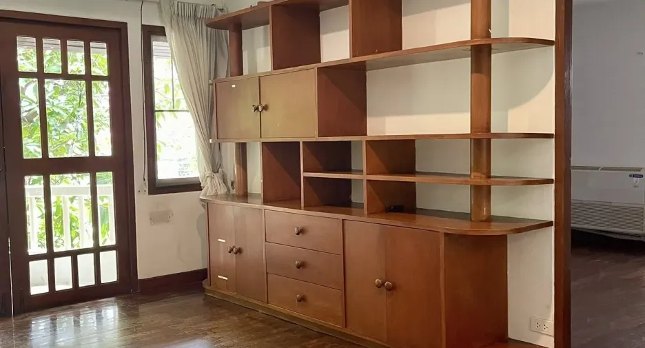 Аренда 2 спальни дом в Патхум Щан, Бангкок