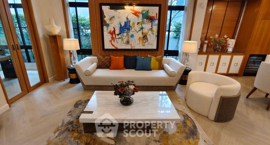 For rent そして for sale 5 ベッドルーム house in Saphan Sung, Bangkok