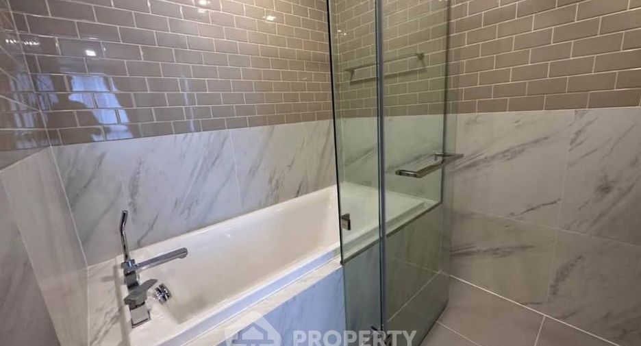 For sale 3 bedrooms condo in Ratchathewi, Bangkok