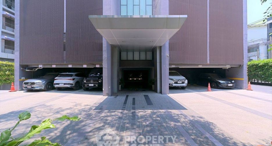 Продажа 2 спальни кондо в Щаттхана, Бангкок