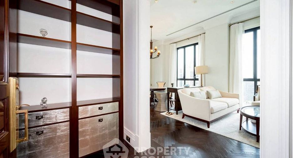 À louer 2 chambres condo à Pathum Wan, Bangkok